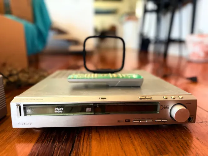Sony DAV S-500 no estado leitor de DVD quebrado