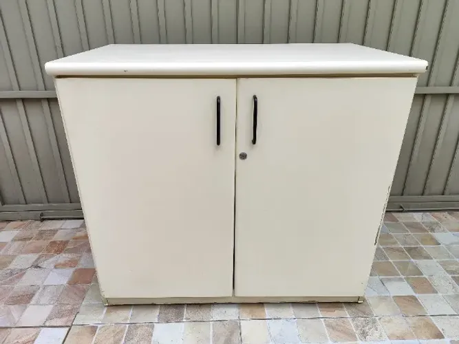 Armário Baixo / Balcão de Escritório com 2 Portas Multiuso Grande