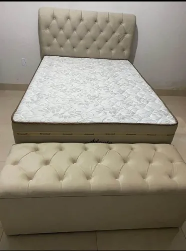 Cama casal completa com baú e recamier