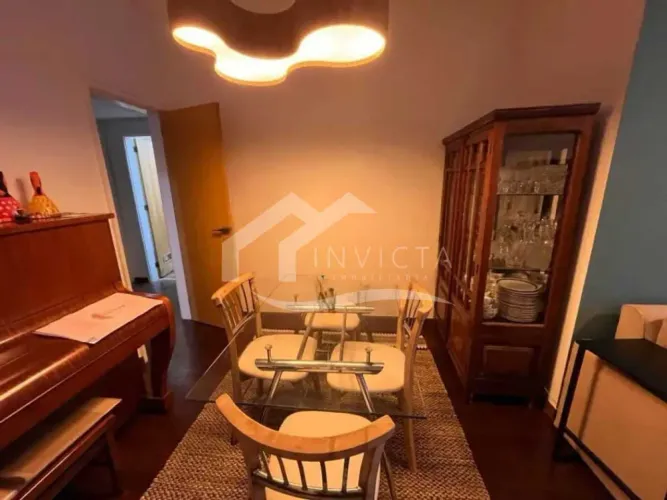 Ótimo apartamento de 2 quartos com suíte na Lagoa