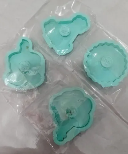 Kit cortadores para pasta americana ou biscoito tema aniversário.