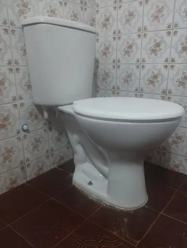 Vaso sanitário caixa acoplada mais lavatório com coluna