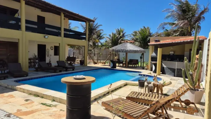 Pousada á venda apenas 100 metros do mar da praia da Tabuba