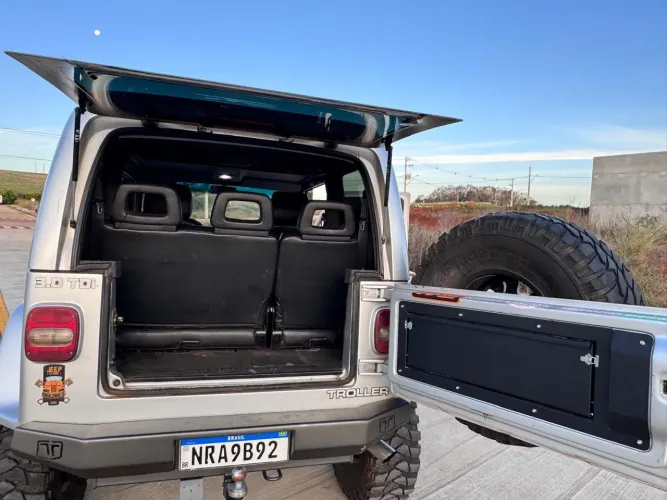 Troller T-4 4X4 3.0 TB Int. Cap. Rígida Diesel 2009