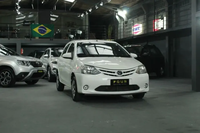 Toyota Etios 1.3 Flex 16V 5P Mec. 2015