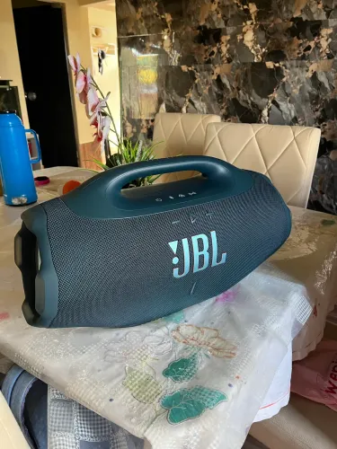 Jbl Boombox 04