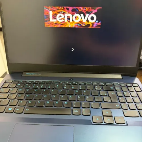 Notebook Gamer Lenovo IdeaPad Gaming 3 - NVIDIA GTX 1650 / 4GB RAM  256GB SSD de memória 