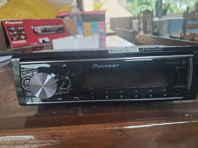 Som Pionner MVH-X7000BR