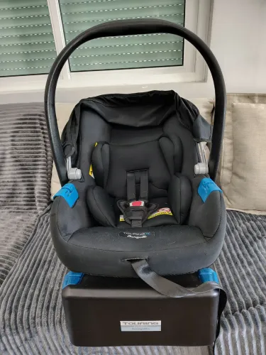 Bebê conforto com base Burigotto Touring em excelente estado.