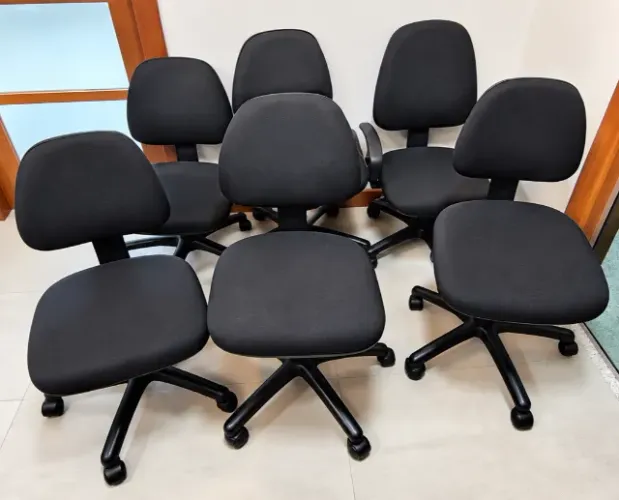 CADEIRAS DE ESCRITÓRIO GIRATÓRIAS - VÁRIAS UNIDADES - ÓTIMO PREÇO