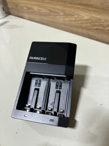 Carregador de pilhas Duracell 