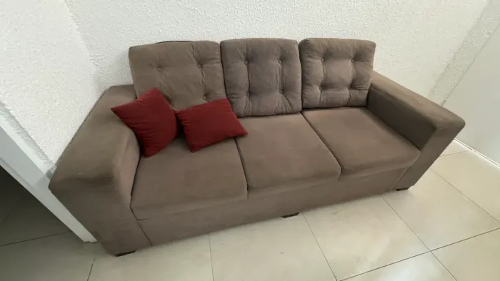 Sofá médio 3 lugares