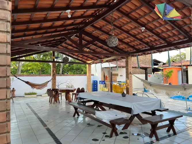 Casa para aluguel possui 180 metros quadrados com 5 quartos em - Barra de São Miguel - Al