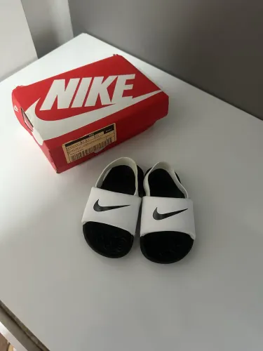Sandália Nike kawa infantil original 21
