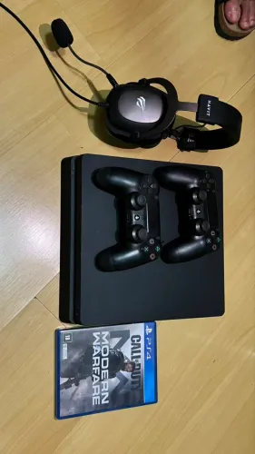 Ps4 slim 