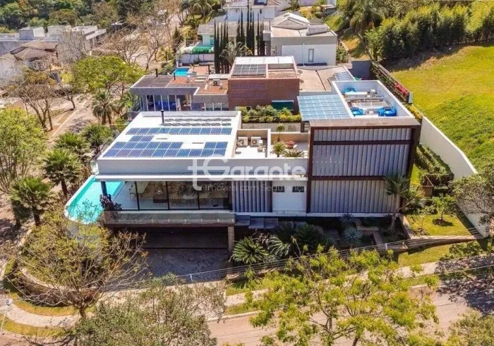 Casa de Luxo à Venda no Condomínio Porto Atibaia - Arquitetura Assinada
