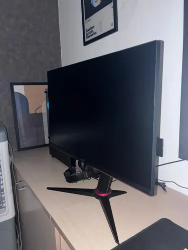 Monitor AOC Hero 27 polegadas 144Hz Full HD IPS