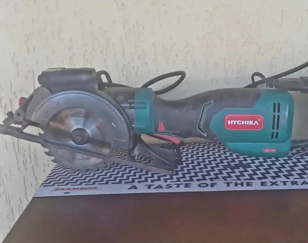 Serra circular Hychika(220v) e transformador 110/220v