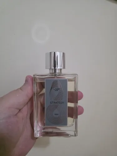 Perfume Lab8 Strategy 100ml - praticamente novo