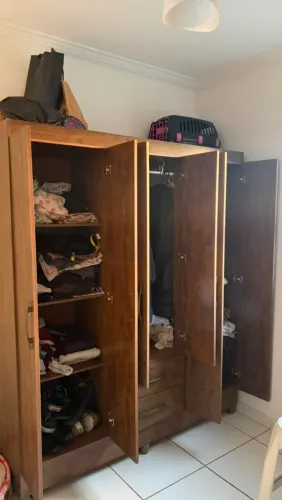 Guarda-roupa 6 portas 2 gavetas