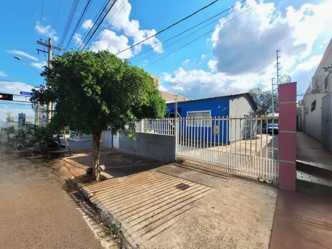 Casa Térrea à venda, 5 quartos, 18 vagas, Monte Castelo - Campo Grande/MS