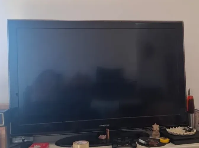 TV Samsung 52" Full HD LCD LN52A610A3R - Funcionando