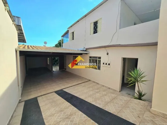 Casa à venda, 5 quartos, 1 suíte, 3 vagas, Bela Vista - Divinópolis/MG