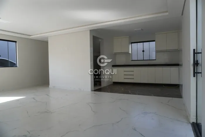 Triplex com 4 Quartos, Suíte e Amplo Terraço no Cajuru