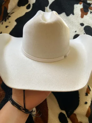 Vendo chapéu branco da King Western