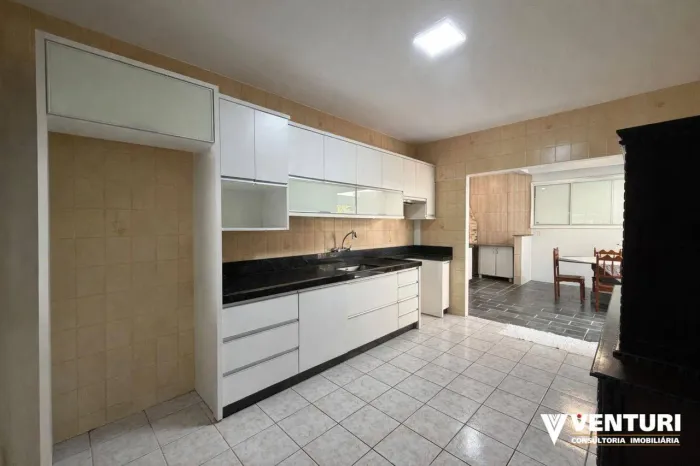 Casa com 9 salas para alugar, 284 m² por R$ 5.850/mês - Velha - Blumenau/SC