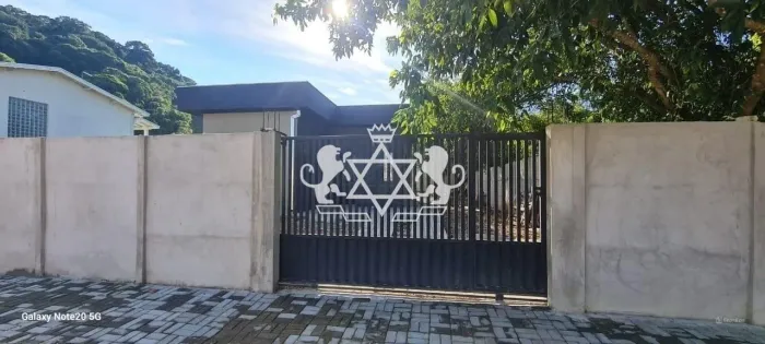 Casa com 2 quartos e piscina à venda, 52 m² - Massaguaçu, Caraguatatuba