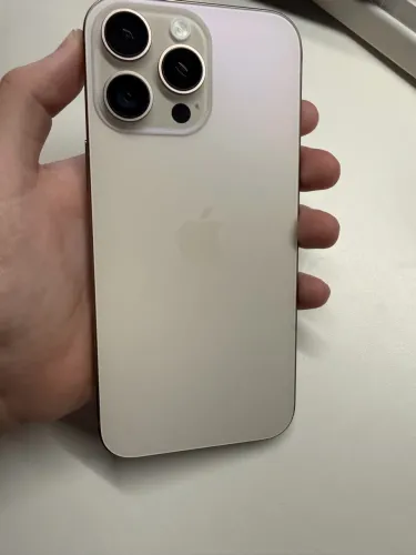 iPhone 16 Pro Max