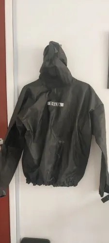 Capa de chuva para motociclista. Delta. Apenas 50 reais. Toda perfeita