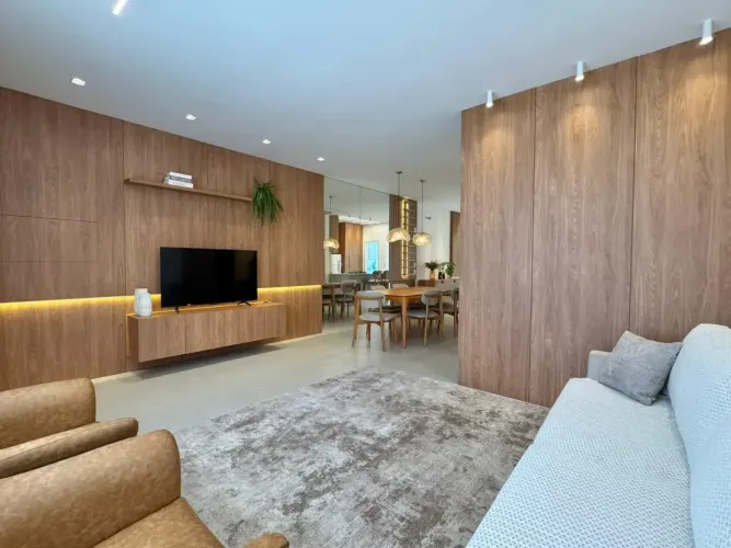 CASA À VENDA NO MURANO, MOBILIADA E DECORADA. RECEBE O SEU IMÓVEL