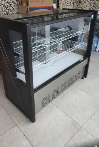 Balcão frio novinho tem nota fiscal