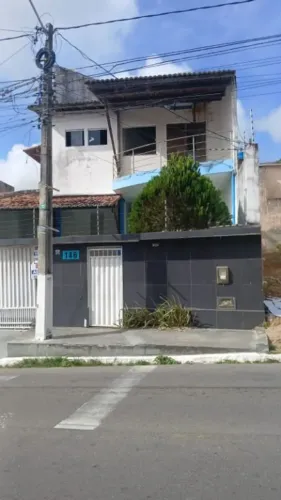 Imóvel para aluguel e venda tem 500 metros quadrados com 5 quartos