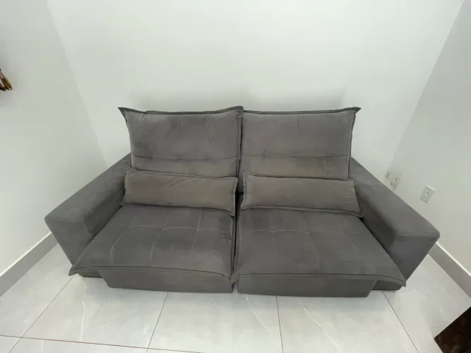 Estofado retrátil e reclinável 