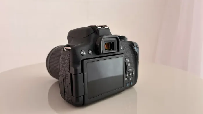 Câmera Canon T6I + Lente 18-55 (Kit)