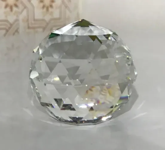 Bola de Cristal Lapidada Multifacetada - Item de Decoração