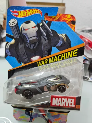 Hot wheels War Machine/ Máquina de combate Marvel