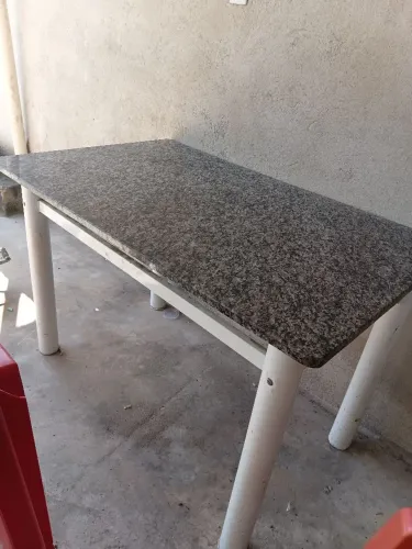 Vendo mesa de mármore