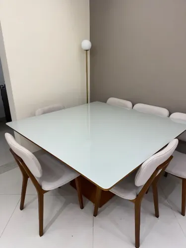 Mesa de jantar quadrada 1,5 x 1,5 com 6 cadeiras