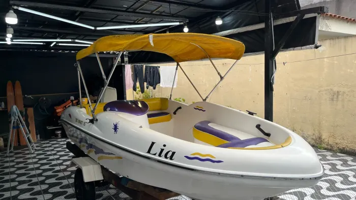 Lancha Twister 150 ano 2001