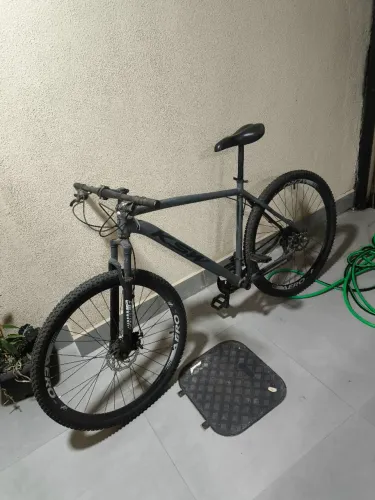 Troco bicicleta aro 29 documentada em Playstation 4