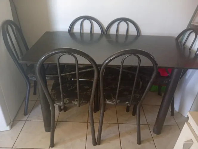 Mesa 6 cadeiras