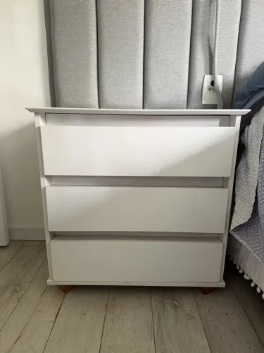 Mesa de cabeceira branca - tenho 2 unidades iguais