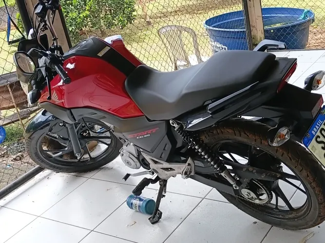 Vendo uma moto Honda 160