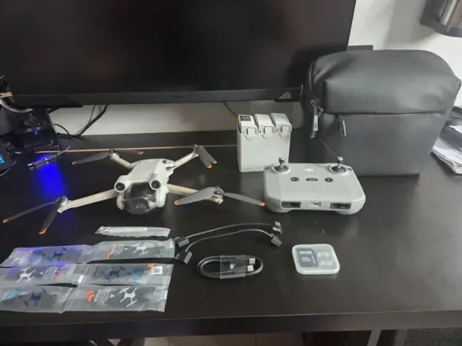 Drone DJI Mini 3 Pro com Combo Fly More