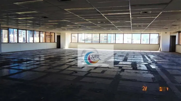 Andar Corporativo de 885m² com 16 vagas na Av. Berrini