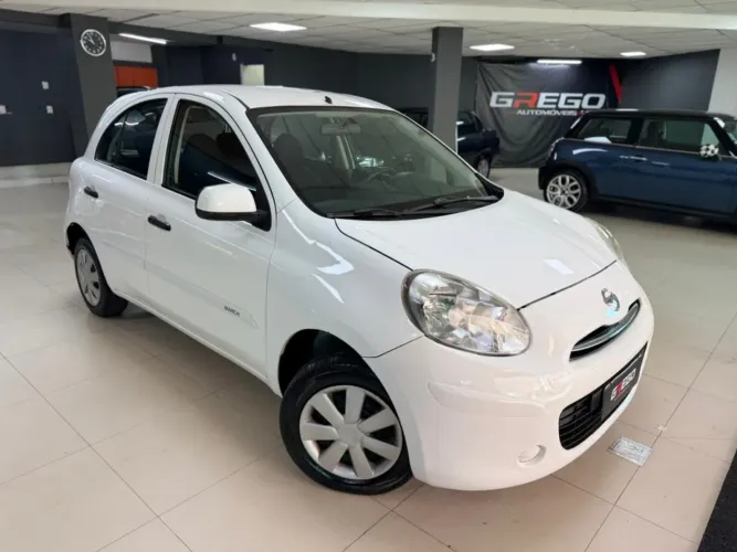 Nissan March S 1.0 12V Flex 5P 2013